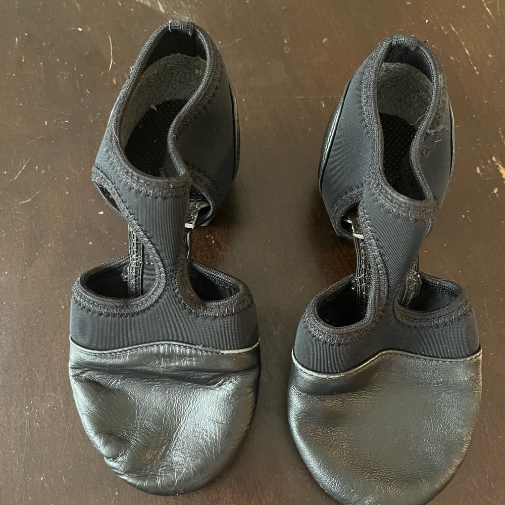 Black girls jazz shoes with small heel